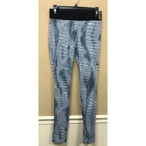 Moikana Size M Python Low Rise Leggings Gray
